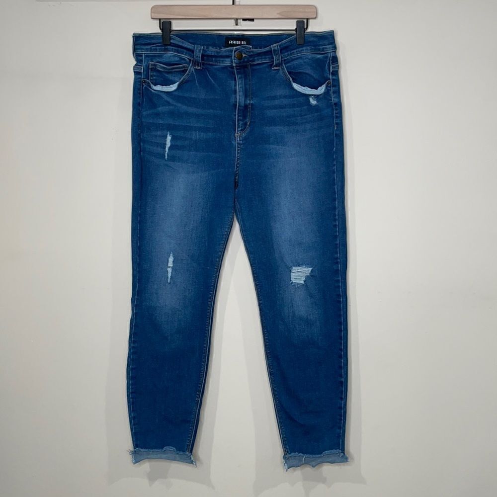 Fashion Nova Skinny Distressed Jeans Medium Blue Wash